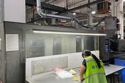 Máquina de moldeo por inyección de precisión